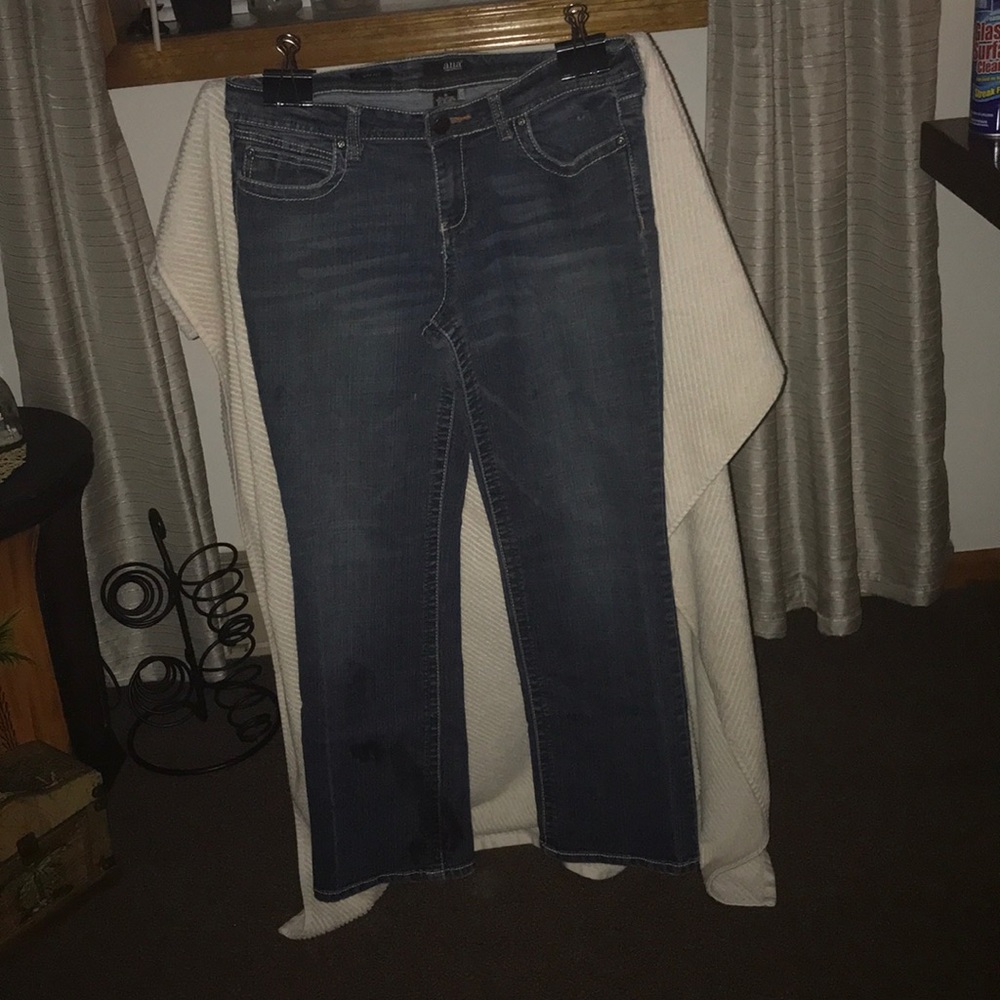 Jeans - Picture 1 of 6